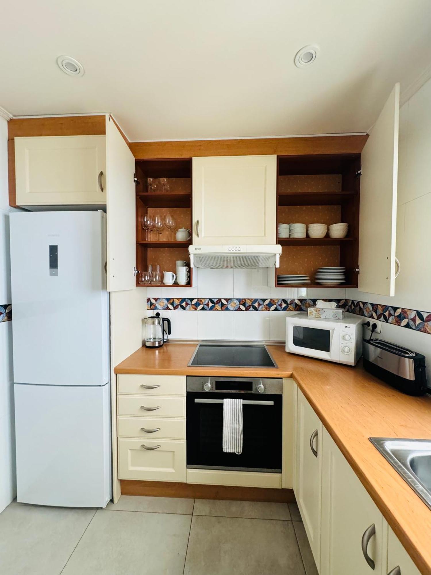 2 Dorm 2 Banos En Primera Linea En Playa Esmeralda * Marbella